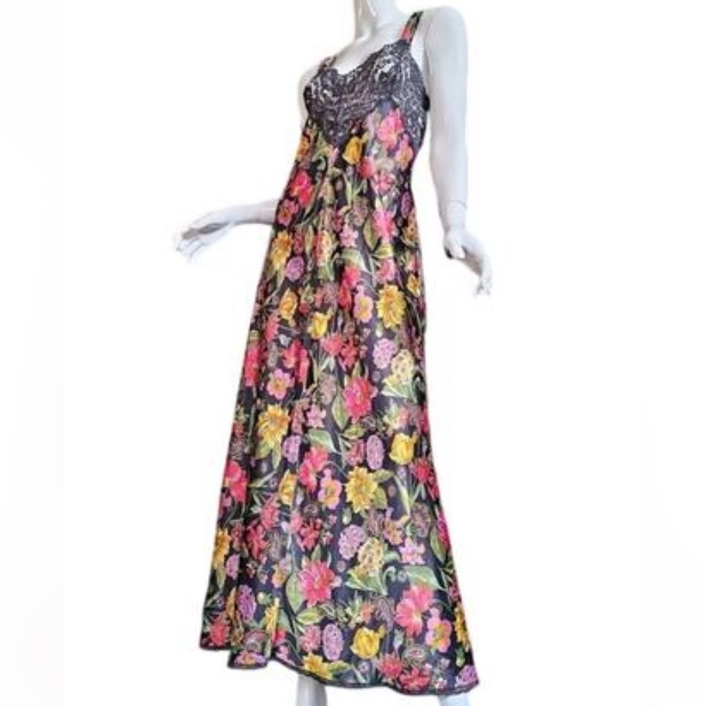 Vanity Fair gorgeous vintage black floral maxi nighty lingerie or dress